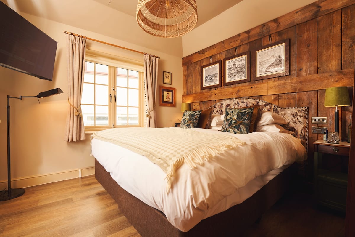 2 bedrooms, minibar, iron/ironing board, free WiFi