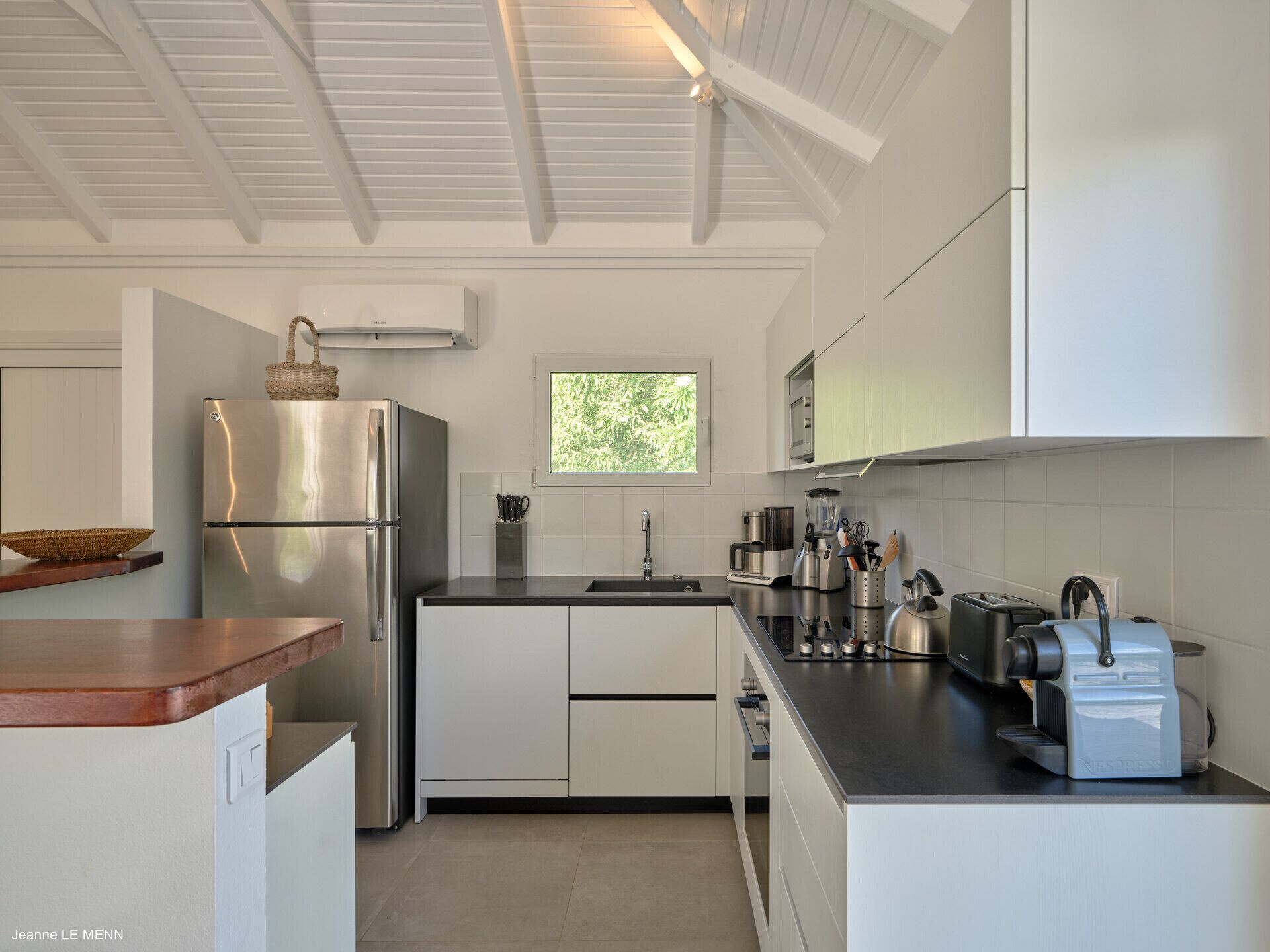 冷蔵庫、電子レンジ、オーブン、食器洗い機