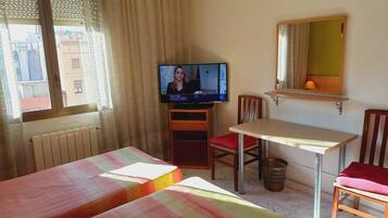 5 camere, una cassaforte in camera, ferro/asse da stiro, Wi-Fi gratuito