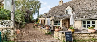 Romantic one bedroom self catering accommodation in the Cotswolds - The Hayloft