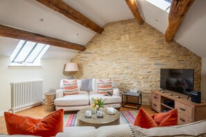 Fernseher, DVD-Player, Bücher