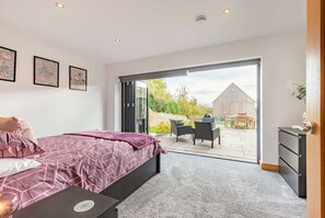 3 slaapkamers, een strijkplank/strijkijzer, reisbedje, wifi