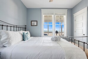 5 habitaciones, tabla de planchar con plancha y internet 