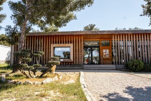 Reception - Camping de l'Arquet Cote Bleue (Martigues)