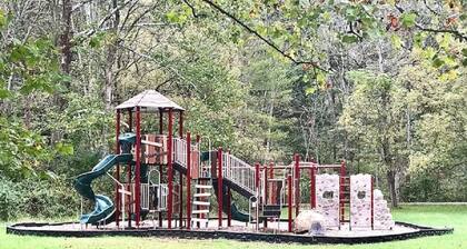 Outdoor Adventure Near Ohio University 2BR/1BA