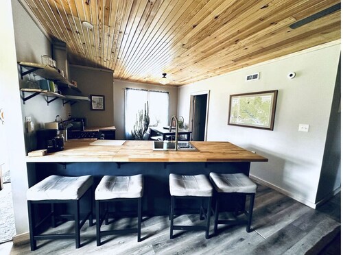 Outdoor Adventure Near University-Kid Friendly