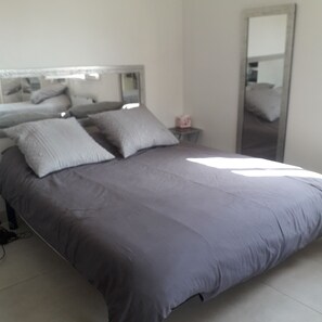 4 chambres, bureau, fer et planche à repasser, Wi-Fi gratuit