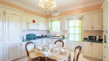 Fridge, microwave, oven, dishwasher