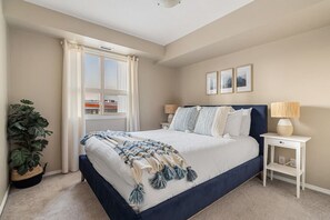 3 Schlafzimmer, Schreibtisch, Bügeleisen/Bügelbrett, WLAN