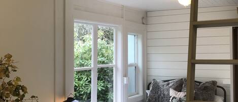 1 bedroom, desk, free WiFi, bed sheets