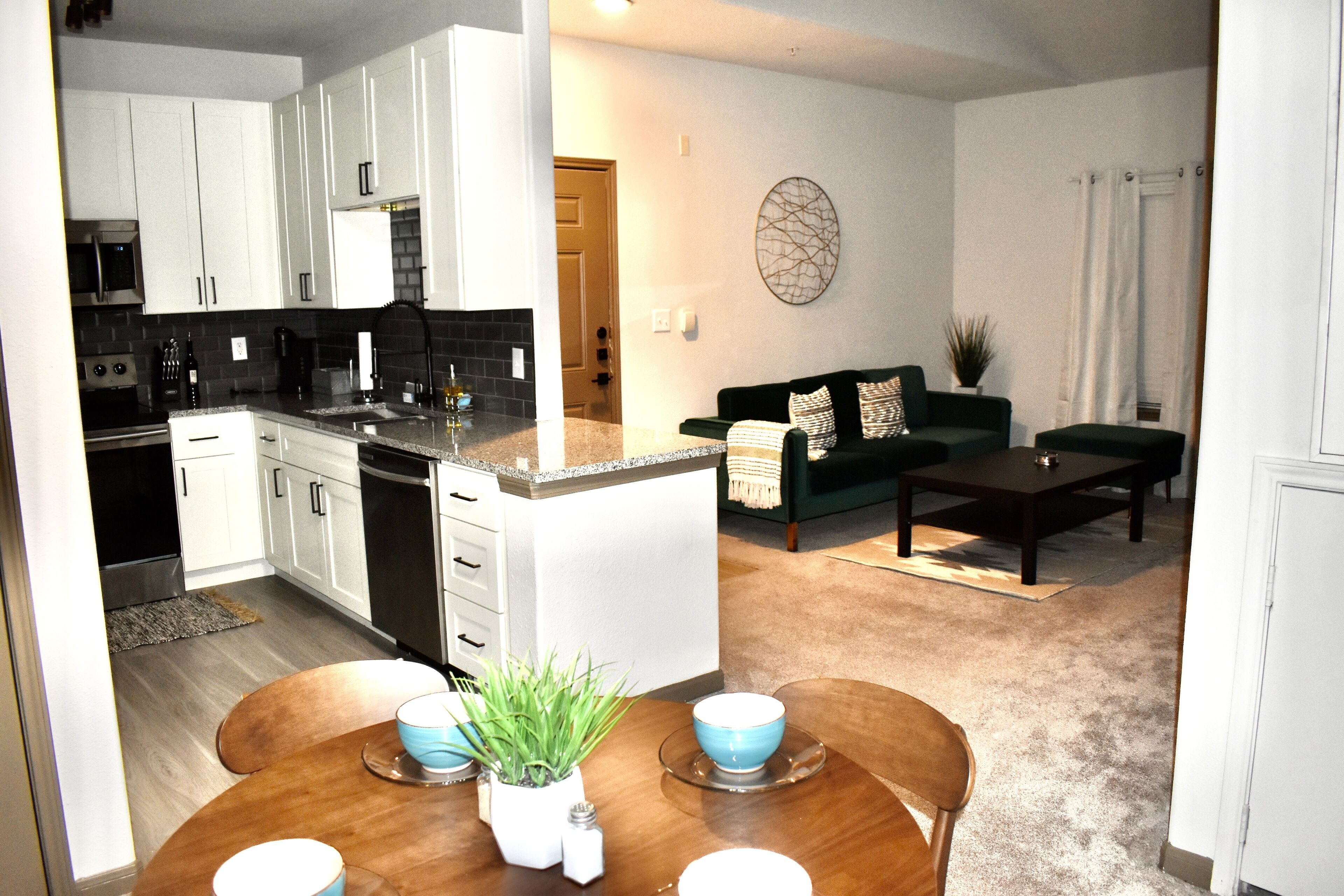 Cozy Gem w/ Private Balcony in Heart of Houston-Med Center