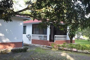 Exterior - Guacharaca Cabin - La Llanerita Farm (Guamal)