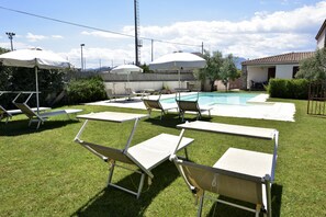 Outdoor pool - APARTMENT IN VILLA (lotzorai)