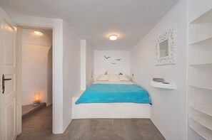 3 bedrooms, desk, WiFi
