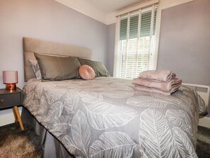 3 bedrooms, individually decorated, individually furnished, free WiFi - The Old Bark House No 3 (St Austell)