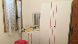 Unclassified image, 3 of 18, button - Ideal family home 200 meters from the beach and in Tepilora Park!!! (Posada)
