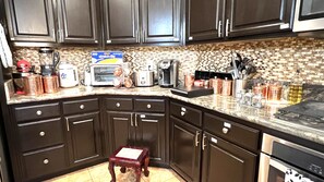 Fridge, microwave, dishwasher, coffee/tea maker - Nabor(9) private room with bath in clean & quite (Tracy)