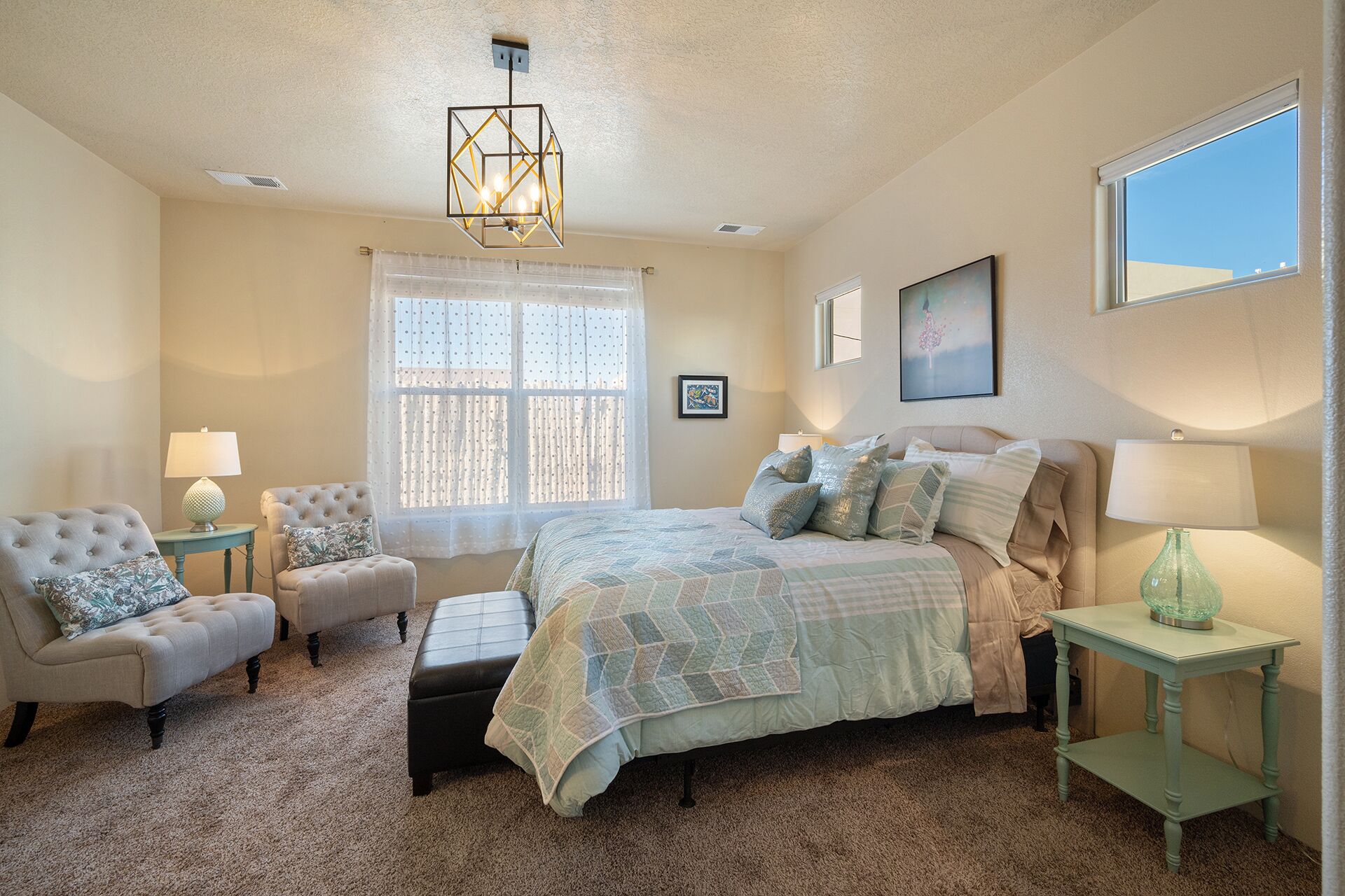 3 makuuhuonetta, Wi-Fi, vuodevaatteet, pääsy pyörätuolilla