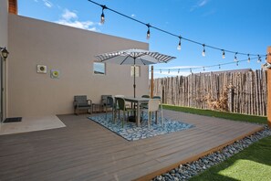 屋外ダイニングエリア