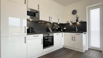 Réfrigérateur, micro-ondes, four, lave-vaisselle