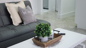 Interior - ⋙2 BR APT, Minutes Away From The Beach & Casino (Hollywood)