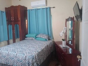 2 Schlafzimmer, Bügeleisen/Bügelbrett, Internetzugang, Bettwäsche