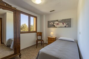 4 sovrum, strykjärn/strykbräda, gratis wi-fi och sängkläder