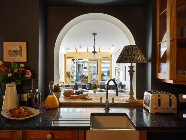 House | 5 bedrooms - Dolls House - Luxury Townhouse - From 400 Per Night (Henley-on-Thames)