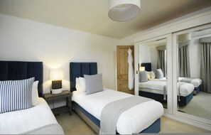 บ้านพัก | 5 ห้องนอน