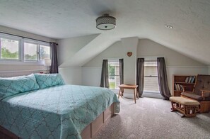 4 bedrooms, iron/ironing board, free WiFi, bed sheets