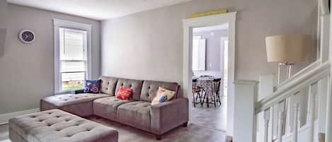 Smart-TV, Stereoanlage, Arbeitsbereiche