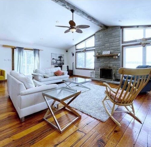 Kawartha Lake newly renovated, Lake View 