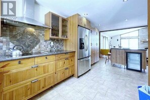 Interior - Kawartha Lake newly renovated, Lake View  (Kirkfield)