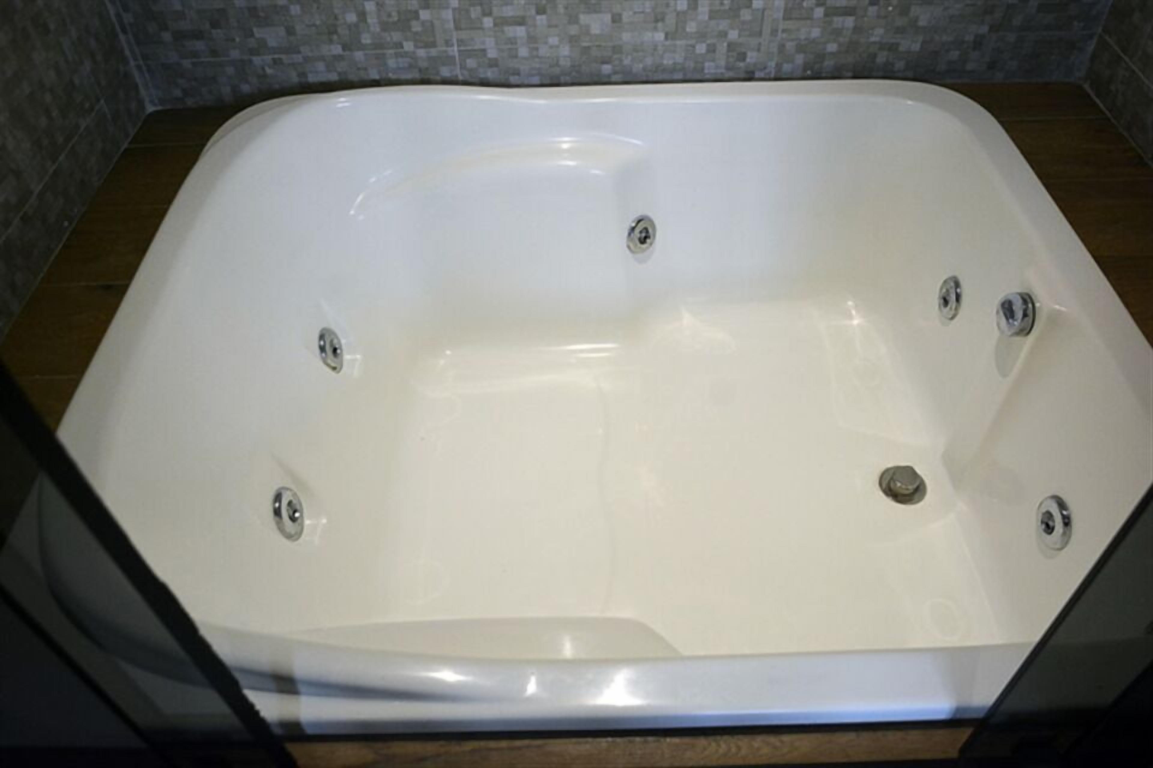 presidential suite, accessible, sea view | jetted bathtub