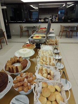 Free daily buffet breakfast