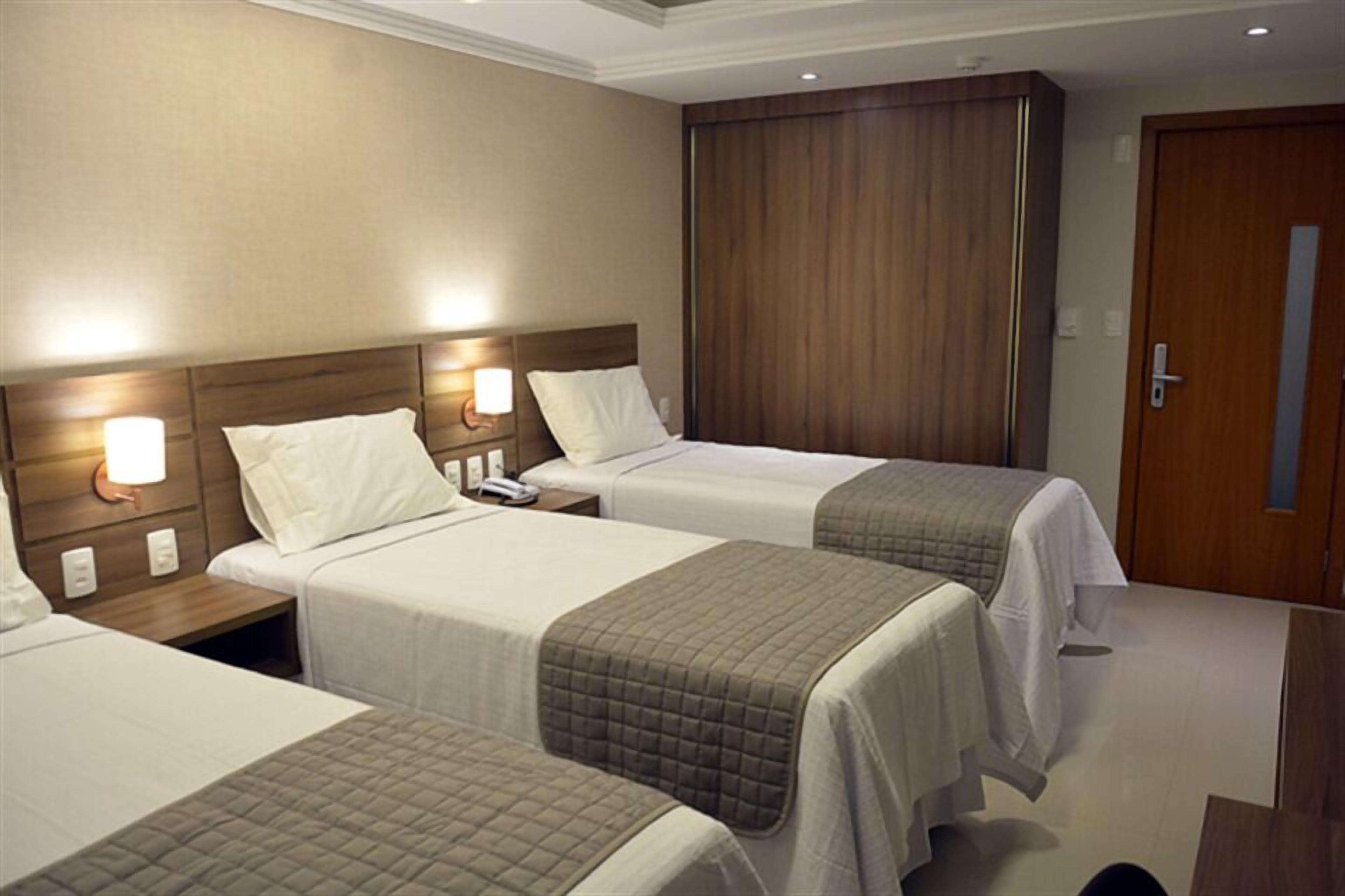 executive triple room | 1 bedroom, minibar, in-room safe, desk