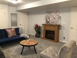 TV - Skiers delight Kitchen, 1.5 bath, laundry, sleeps 4, newly remodeled (Millcreek)