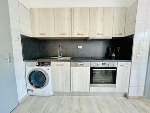 Frigorifero, microonde, forno, lavastoviglie