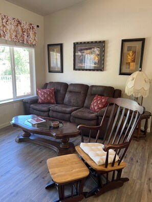 Smart TV, fireplace, video games, DVD player