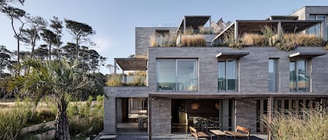 Breakfast, lunch and dinner served