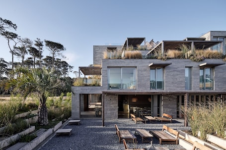 Breakfast, lunch and dinner served