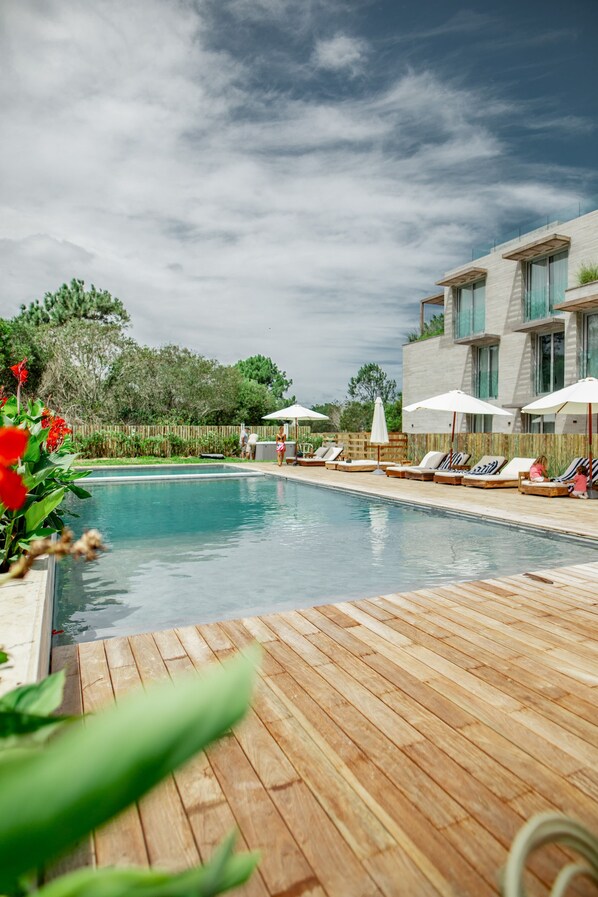 Outdoor pool - Casagrande Hotel and Beach Club (José Ignacio)