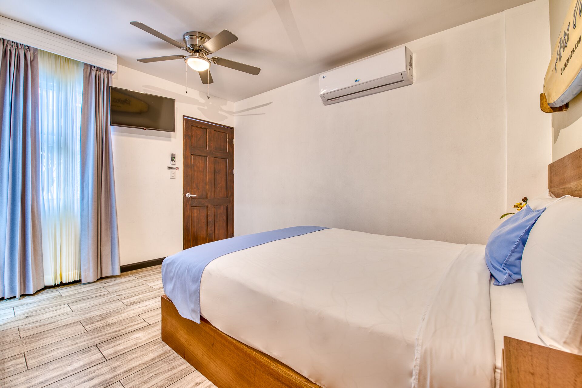 1 bedroom, in-room safe, iron/ironing board, free WiFi
