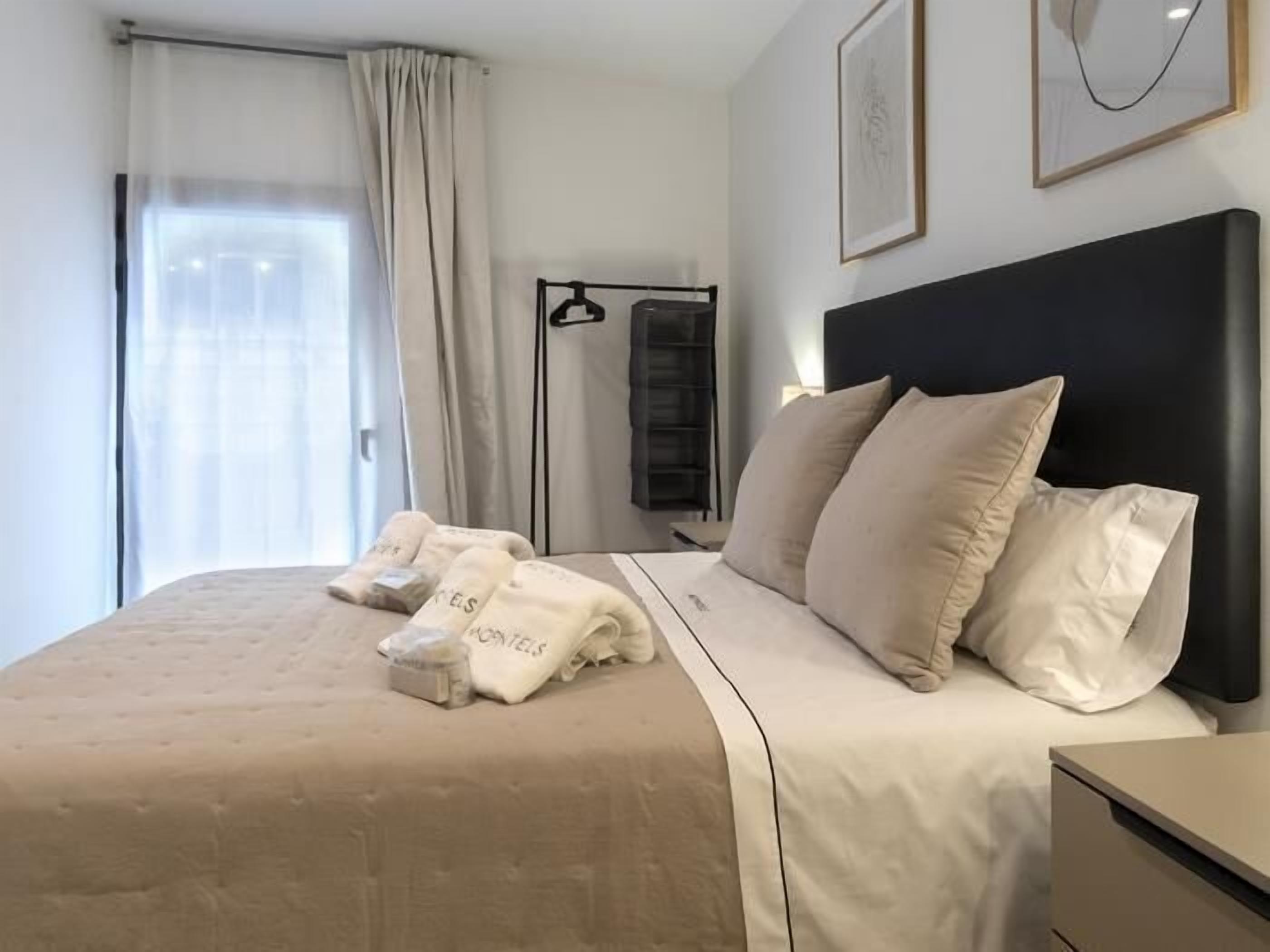 2 dormitorios, tabla de planchar con plancha, Internet y ropa de cama