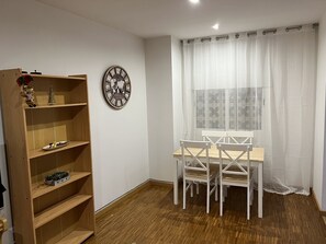 Dining - Central, cozy studio, close to tourist attractions and 7 km from the beach (Castelló de la Plana)