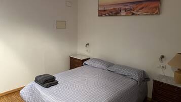 2 bedrooms, free WiFi, bed sheets, wheelchair access