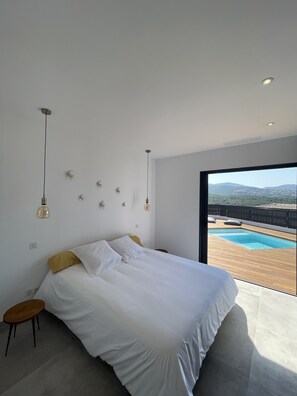 3 bedrooms, travel cot, free WiFi