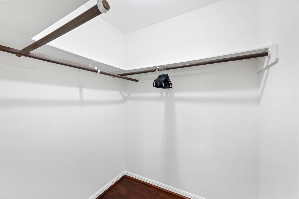 Photo 9 of Pet Friendly Home in Garden Oaks/Forest Oak area Lrg 4 Bedroom Home