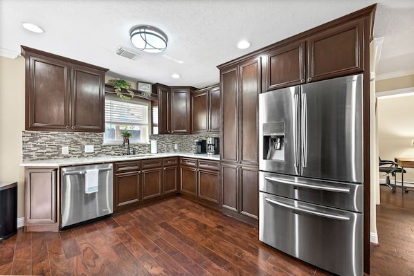 Fridge, microwave, oven, dishwasher