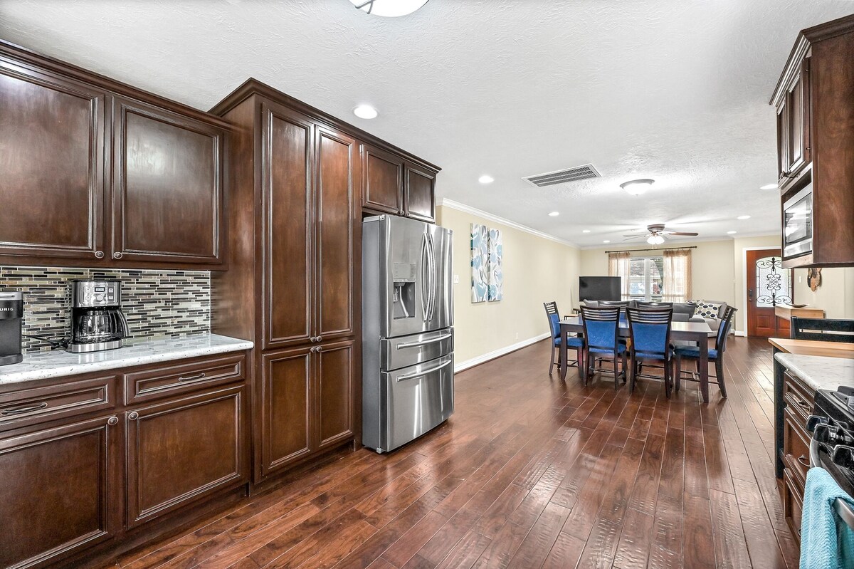 Photo 4 of Pet Friendly Home in Garden Oaks/Forest Oak area Lrg 4 Bedroom Home
